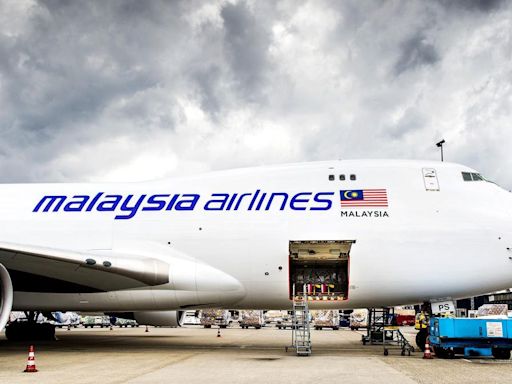 Kuala Lumpur-bound Malaysian Airlines makes emergency landing in Hyderabad due to engine failure