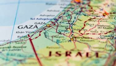 以色列承認轟炸加薩難民營學校 哈瑪斯拒絕停戰、人員交換提案 | Anue鉅亨 - 國際政經