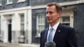 Jeremy Hunt permanecerá como ministro das Finanças britânico, diz comunicado do governo