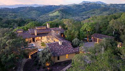 Ancient Oaks Surround This $6.5 Million Northern California Wine Country Retreat