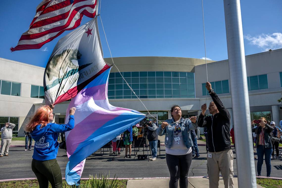California bill bans school districts from ‘outing’ transgender students to their parents
