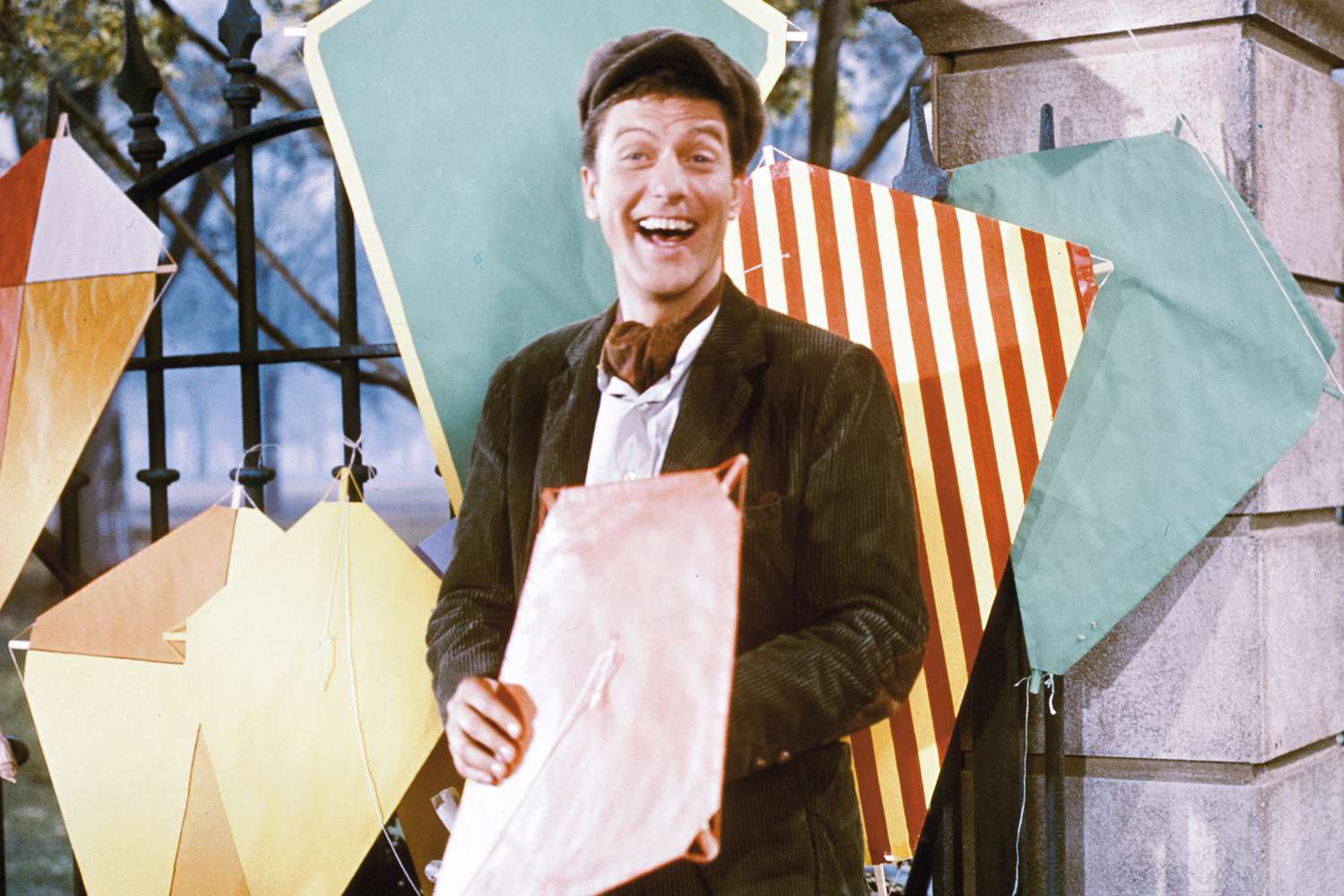 Dick Van Dyke 'still gets kidded' about his 'Mary Poppins' accent