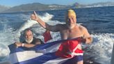 Dos cubanos cruzan a nado el Estrecho de Gibraltar y el próximo reto será en California por la Triple Corona