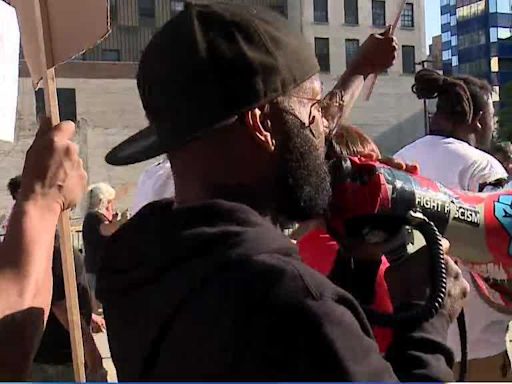 Protesters march through streets of downtown MKE on final night of RNC