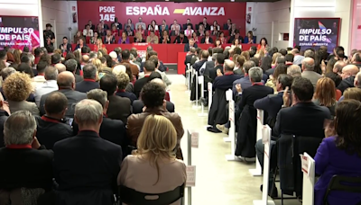 Los dirigentes socialistas cierran filas con Pedro Sánchez y le animan a seguir