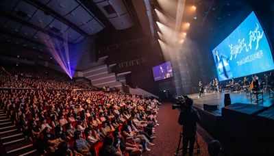 TANK心臟病開唱！演唱會第一首就出事 「全程撫胸」救護車也到場