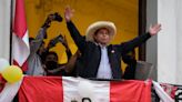 Pedro Castillo, de maestro rural y derrotar al clan Fujimori a una presidencia fugaz con un final caótico en Perú