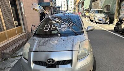 扯！新北轎車疑停私有地遭噴漆、輪胎被洩氣 男嗆：要告來告沒在怕