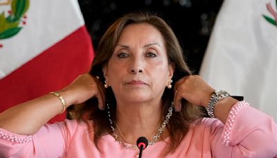 Fiscalía de Perú investiga por presunta corrupción a presidenta y gobernador en caso relojes Rolex