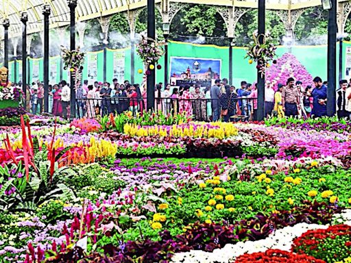 Lalbagh Independence Day Flower Show Honoring Dr Ambedkar