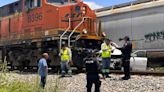 Tren se lleva auto en Anáhuac, Nuevo León; mueren madre e hijo