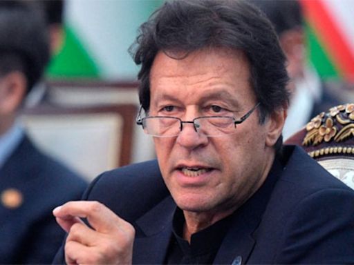 Former Pakistan PM Imran Khan And Wife Bushra Bibi Cleared in Illegal Marriage Case