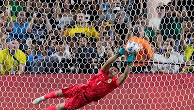Uruguay se abre paso a las semifinales luego de ganarle en ronda de penales a Brasil