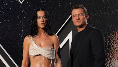 Orlando Bloom sorprende al llamar a Katy Perry por su nombre real en los VMAs