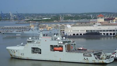 Canadian warship sharing an anchorage with Russian vessels in Cuba