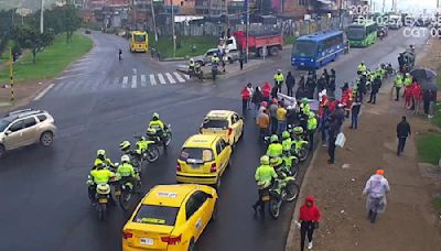 Taxistas y Alcaldía se reunirán para definir cese al paro en Bogotá