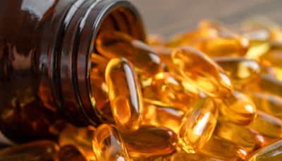 Fish oil supplements see a 600% rise in Canadian web searches. Are they safe? Plus more health-related questions, answered
