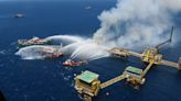 影/墨西哥石油公司海上平台突發大火 工人「2死6傷1失蹤」海軍緊急馳援