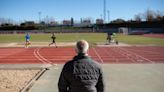 Carlos Gil Pérez, uno de los padres del atletismo español, acusado de abusar de menores en los ochenta: “Aprendí a vivir con ello, ¿quién me iba a creer entonces?”