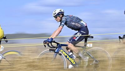 Jonas Vingegaard forced to race on teammate’s bike as he survives Pogacar's attacks on Tour de France stage 9