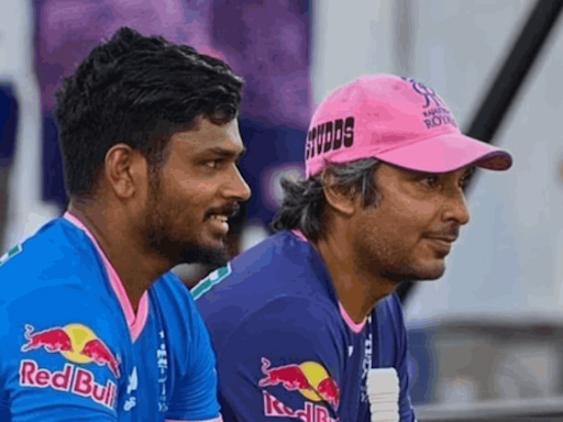 Kumar Sangakkara Plays With Sanju Samson's Bat On Comeback; RR Star's Heartwarming Reaction Goes Viral