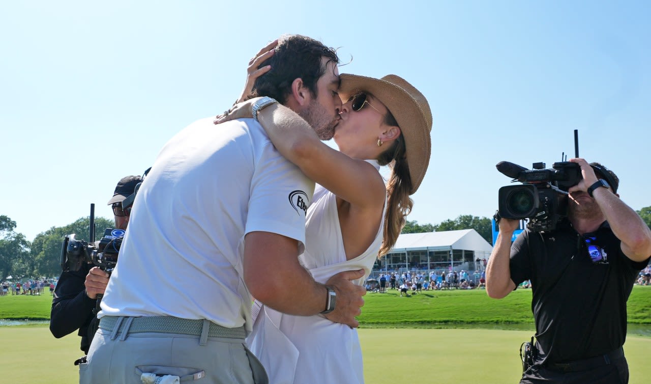 Davis Riley gets 1st individual PGA Tour win by 5 at Colonial in final group with Scheffler