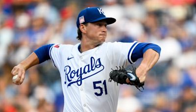 Singer throws 7 shutout innings to lead Royals past White Sox, 6-1