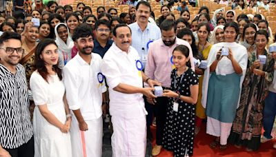 Menstrual cups distributed to 1,000 students at Devagiri college in Kozhikode