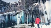 Could you be impaled by a falling icicle on a hike?