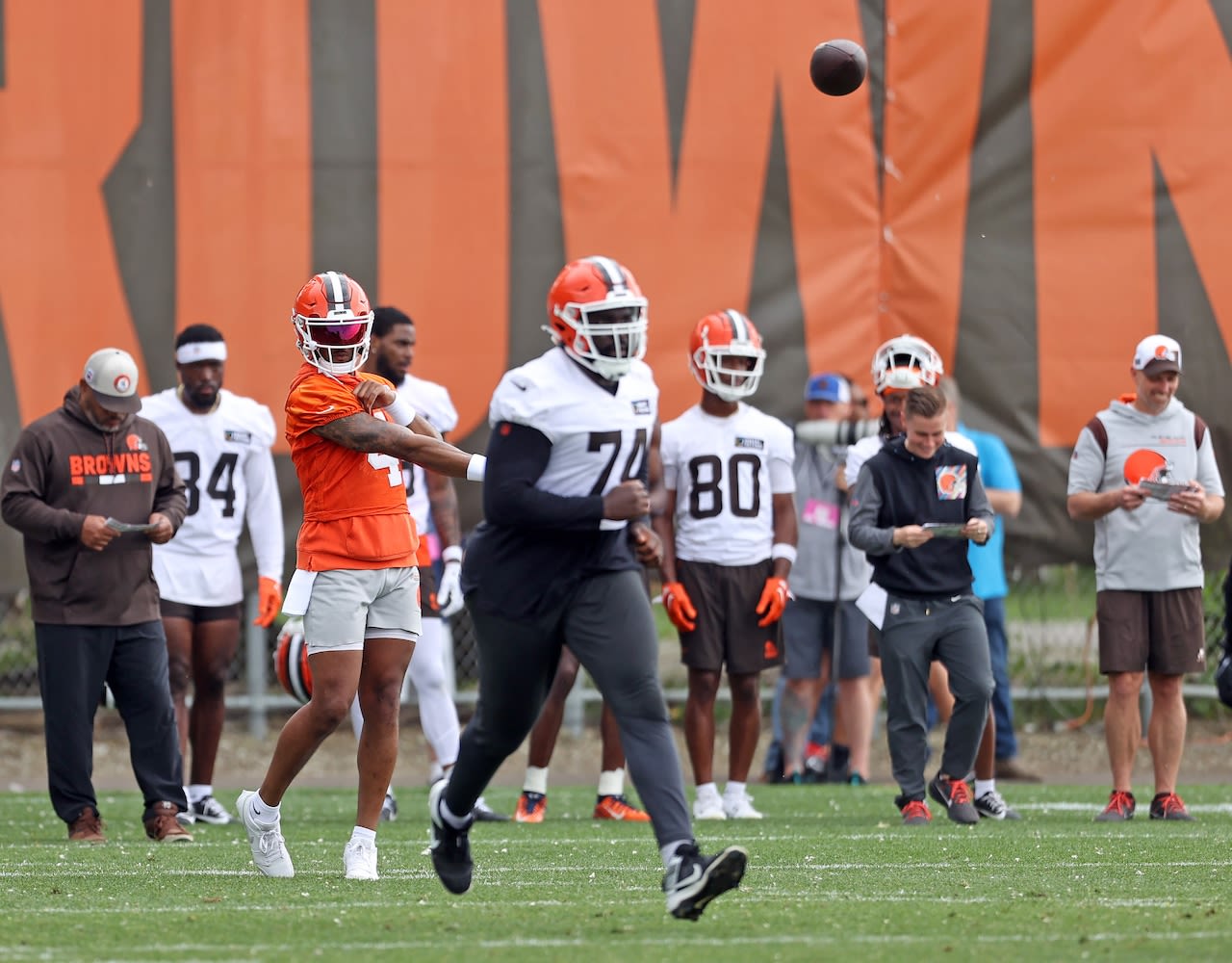 Watch Deshaun Watson throwing at Browns OTAs Thursday (video)