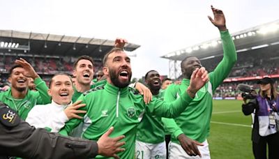 Barrage Ligue 1/Ligue 2: quand les Stéphanois cassent le plafond du vestiaire de Saint-Symphorien