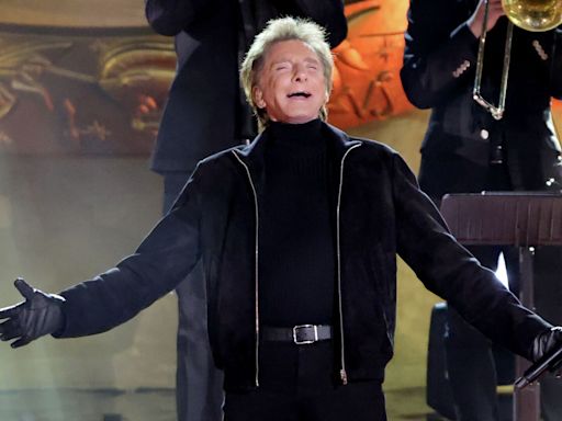 One San Antonio high school will get $10,000 grant from Barry Manilow