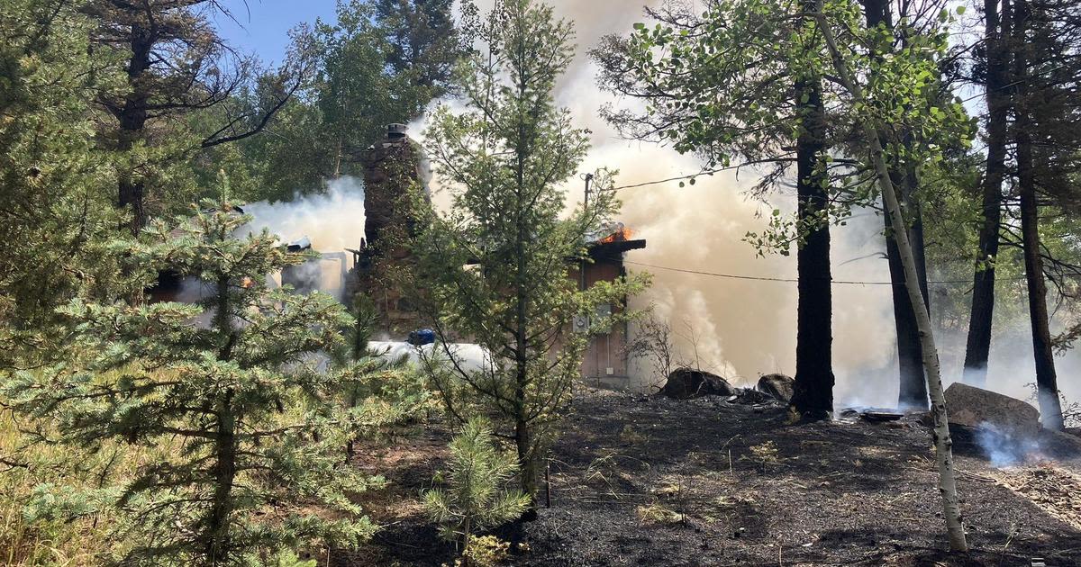 Jefferson County Sheriff deputies, Elk Creek Fire respond to house fire in Colorado that left occupants injured