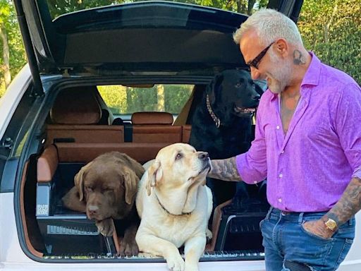 Gianluca Vacchi, devastado por la triste pérdida de su perrito: 'Sigo esperando que todo sea un sueño'