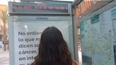 A los jóvenes de Alicante les pilla desprevenidos el fin de la gratuidad de los autobuses rojos