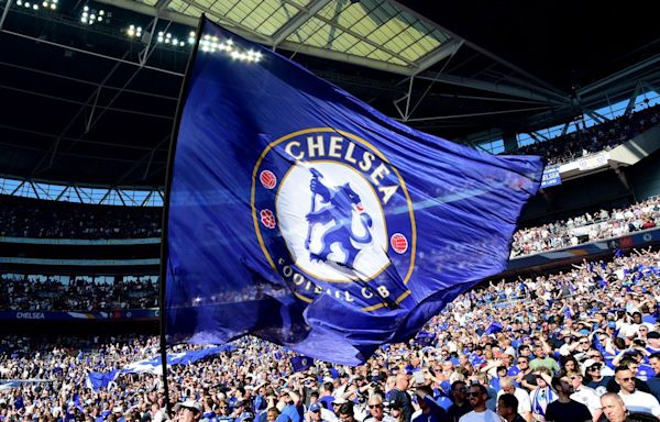 Chelsea hold fresh talks over 22-year-old Premier League star