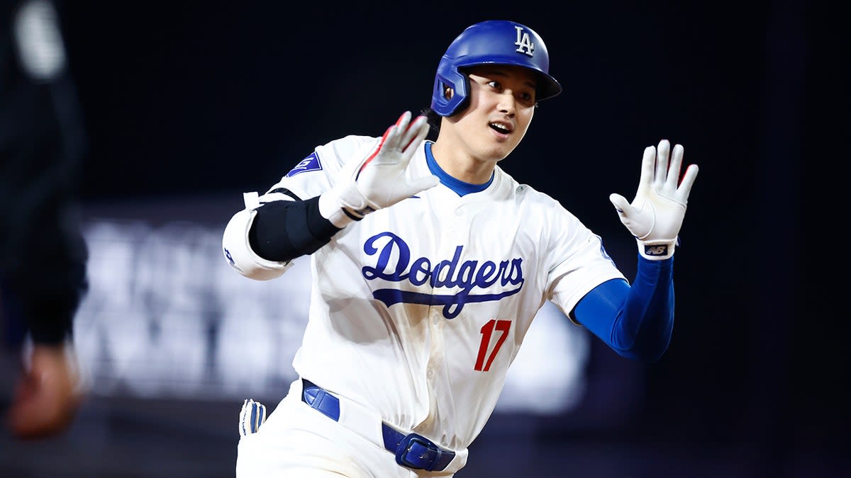 Shohei Ohtani's 112 mph home run hits young fan in head at Dodger Stadium