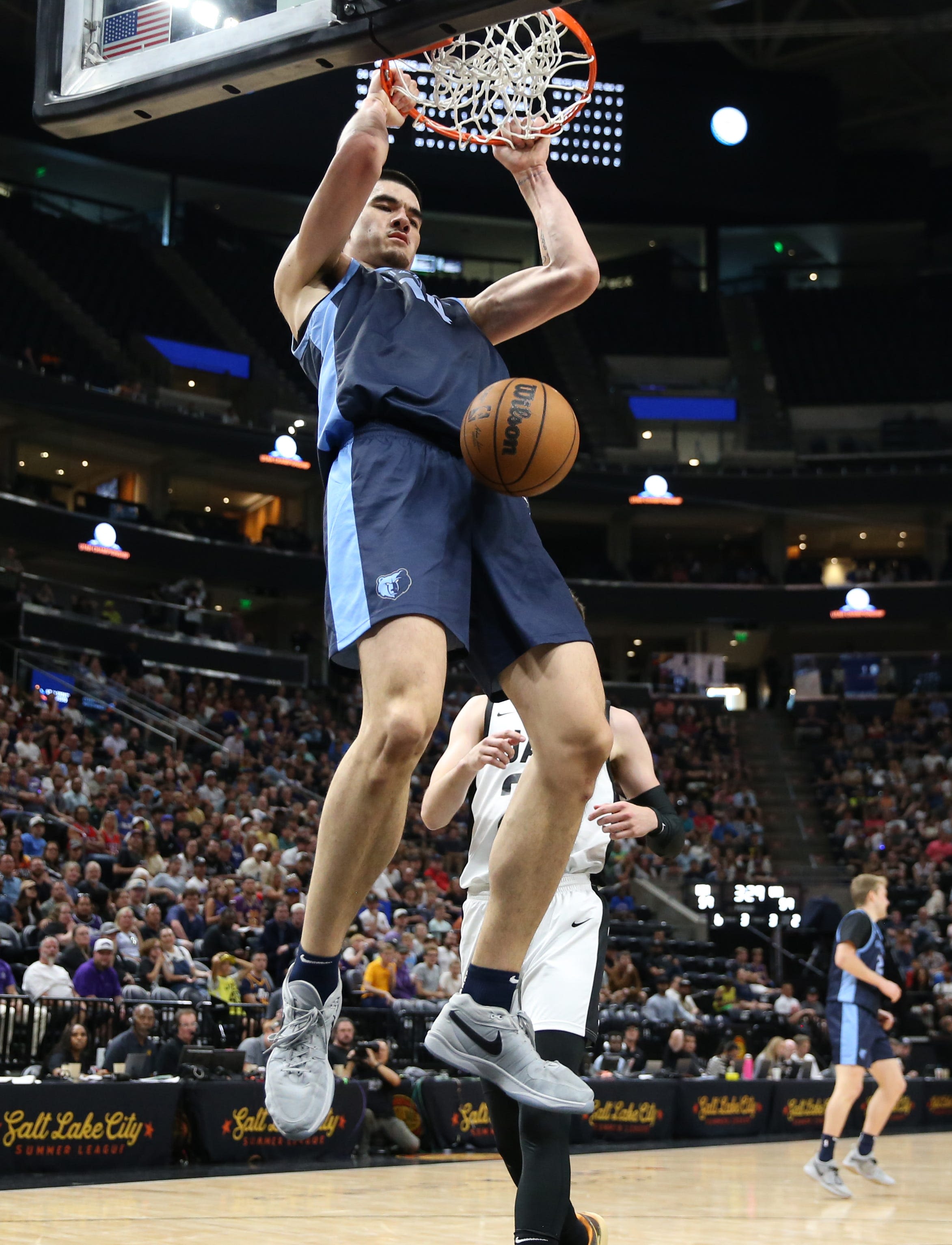 What should Memphis Grizzlies fans expect from rookie Zach Edey? Here's what history suggests