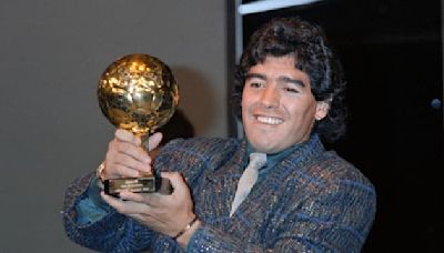 Pourquoi le "Ballon d'or" 1986 de Maradona se retrouve au coeur d'un imbroglio judiciaire en France