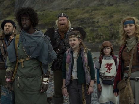 ‘Time Bandits’ Review: Lisa Kudrow Reigns in a Pleasant Yet Routine Remake