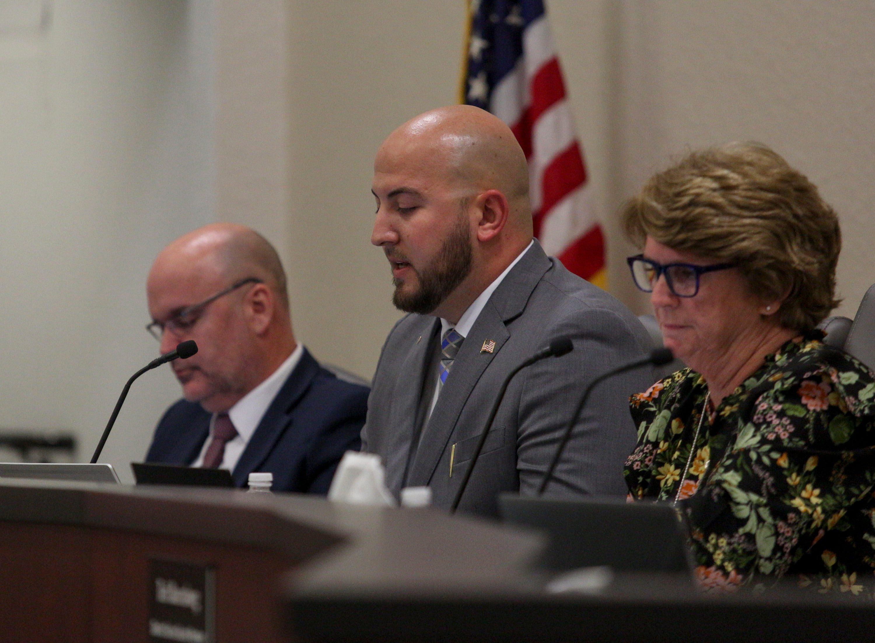 Vero Beach vice mayor publicly apologized for personal issue; school board member blew it