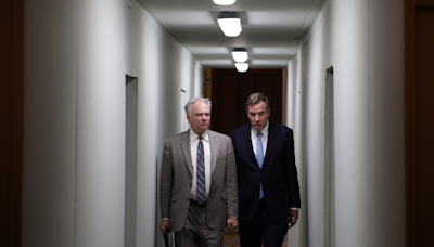 Senators Warner and Kaine push forward legislation aimed at protecting minors online