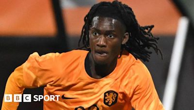 Ibrahim Cissoko: Plymouth Argyle sign Netherlands Under-21s winger on loan