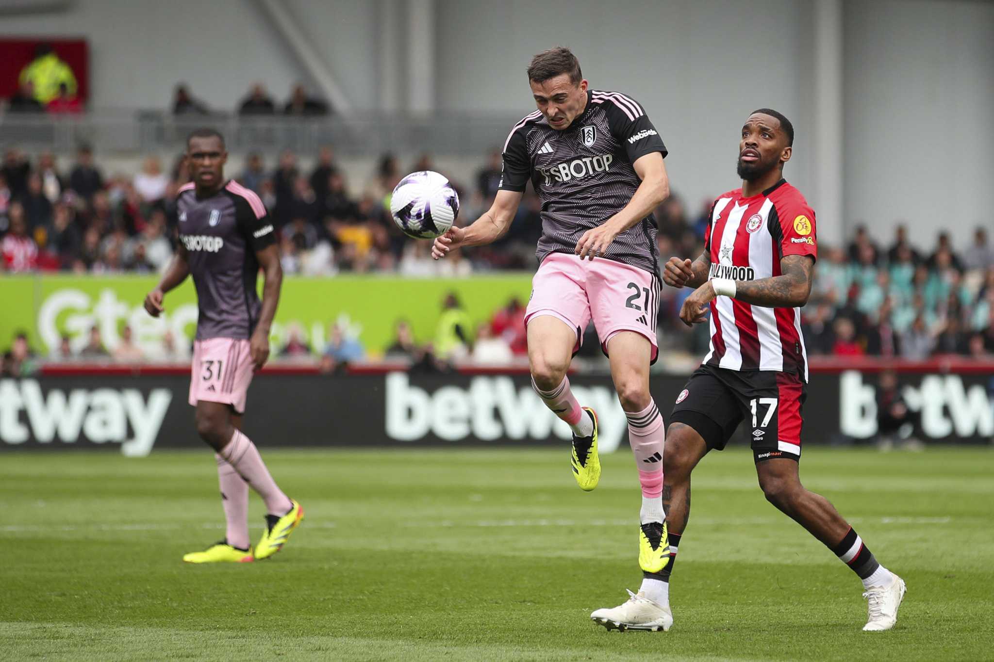 Toney's goal drought continues after Brentford draws 0-0 with Fulham in Premier League