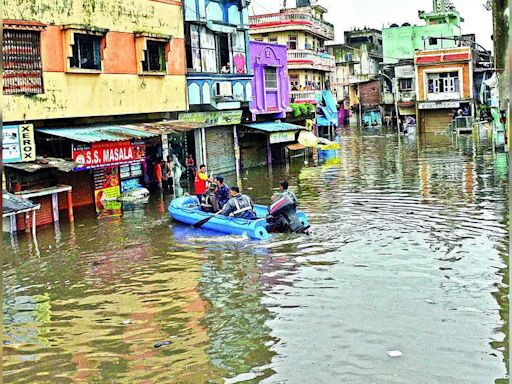 Surat City Floods: 4th Day of Continuous Flooding | Surat News - Times of India