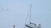 « J’avais l’impression de revivre les mêmes jours »… Cette jeune navigatrice a passé dix mois dans la glace du Groenland