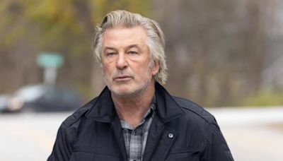 Alec Baldwin pushes to dismiss manslaughter charge in hearing