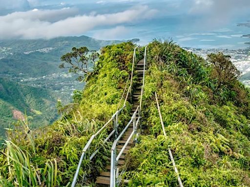 Arrests and Citations Boom for Those Attempting One Final Hike of Oahu’s Stairway to Heaven