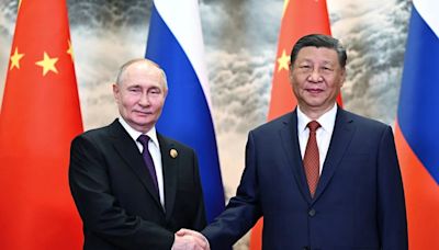 La guerra propagandística que lideran China y Rusia para socavar las instituciones y democracias en Occidente