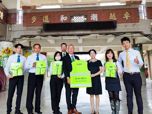 永慶加盟四品牌屏東經管會協助20間國小提升學校交通安全 - 財經